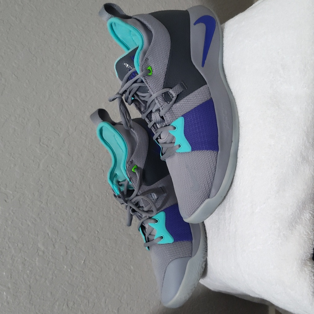 Nike PG2